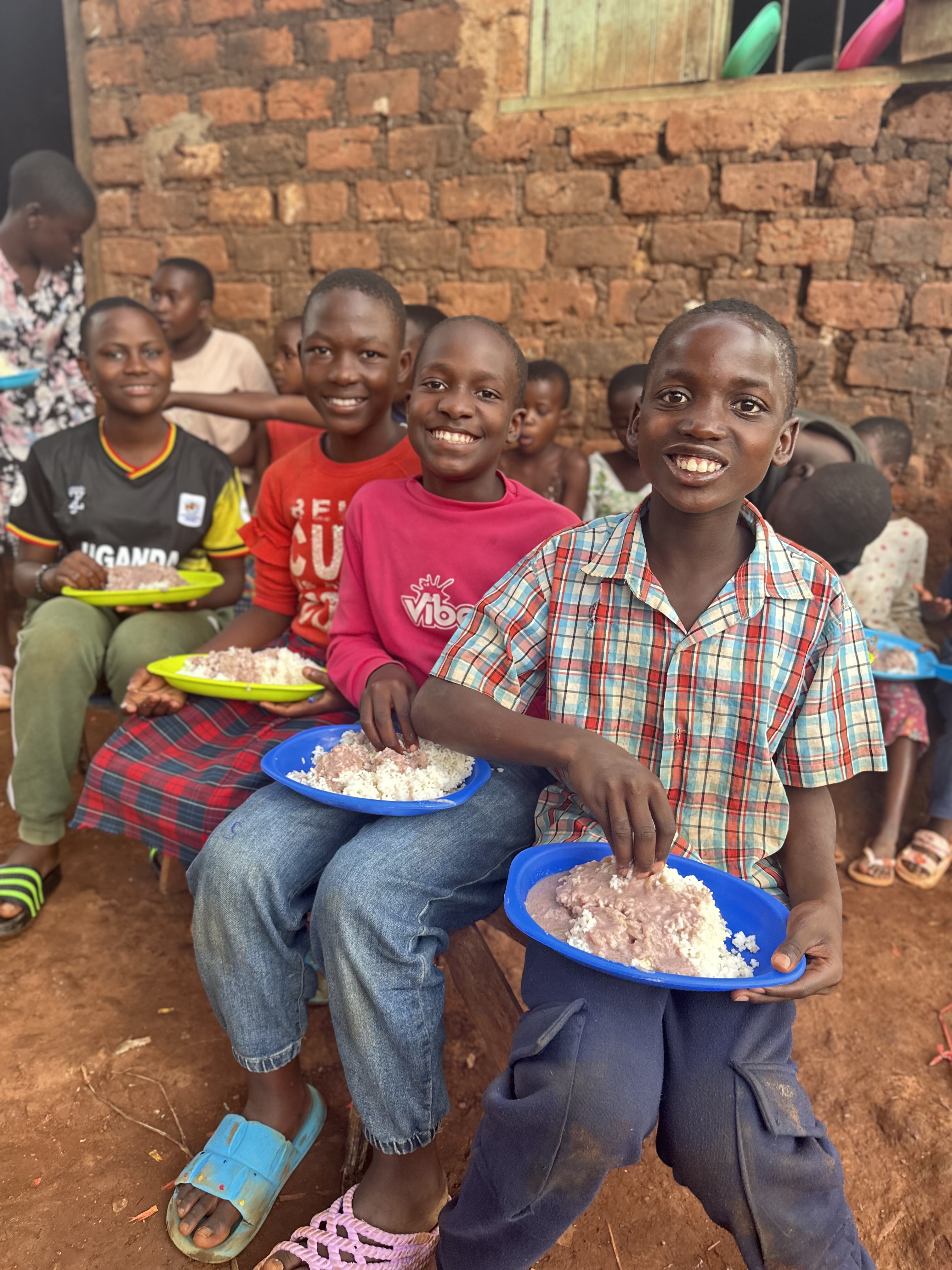Help Uganda orphans to get food, tuition and House 