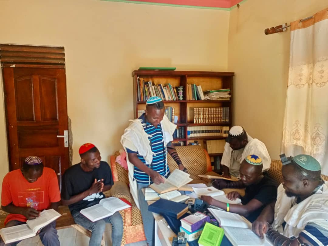 Building a Temporary Synagogue for Kehilat Shalom-Nyanza Jewish Community 