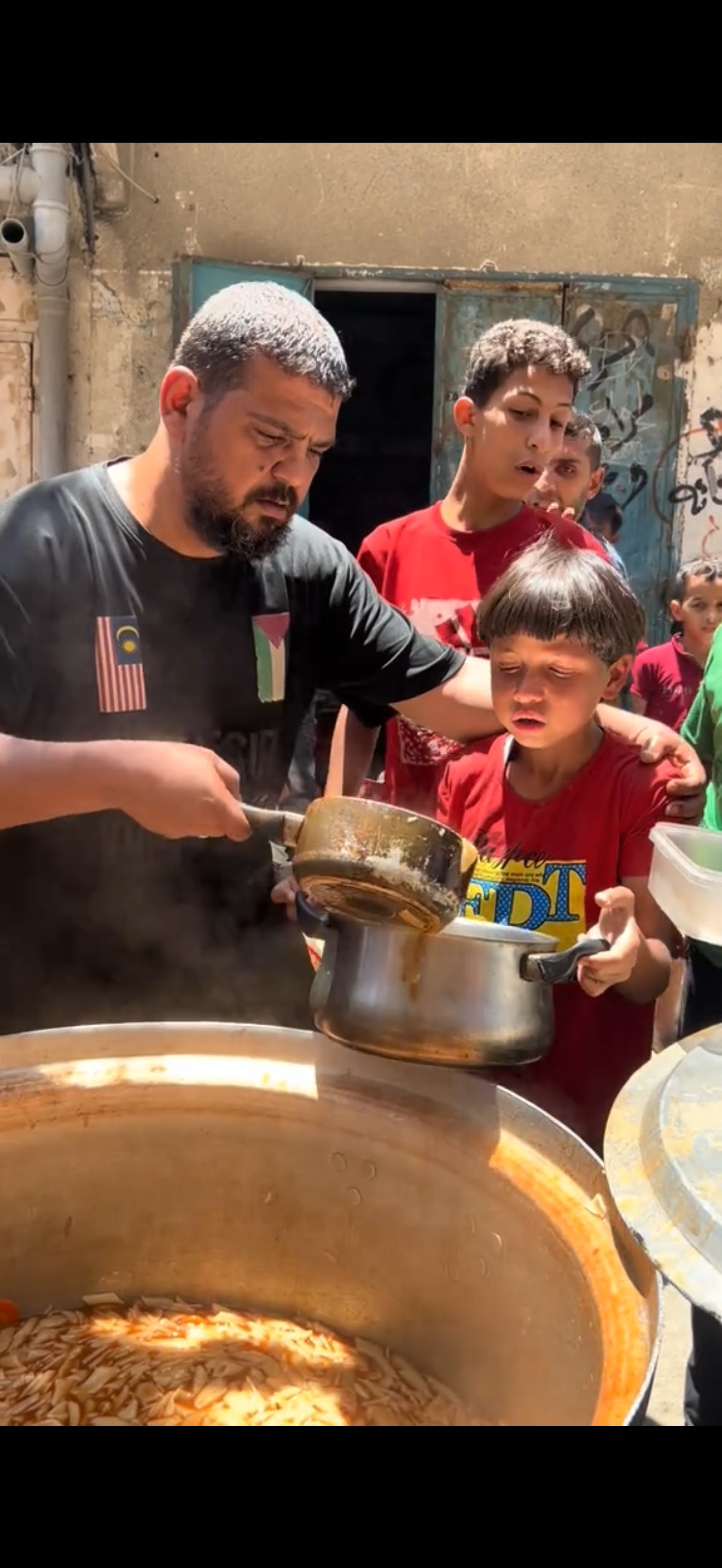 Gaza urgent food aid needed. 